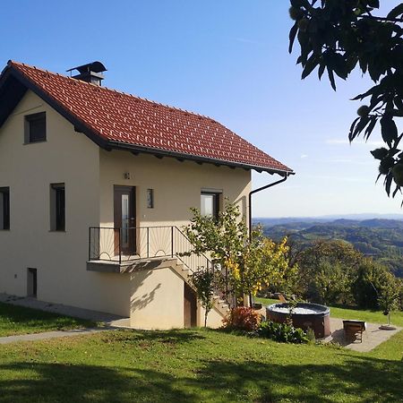 Apartma Hisa Na Ravnah With Hot Tub Pisece Экстерьер фото