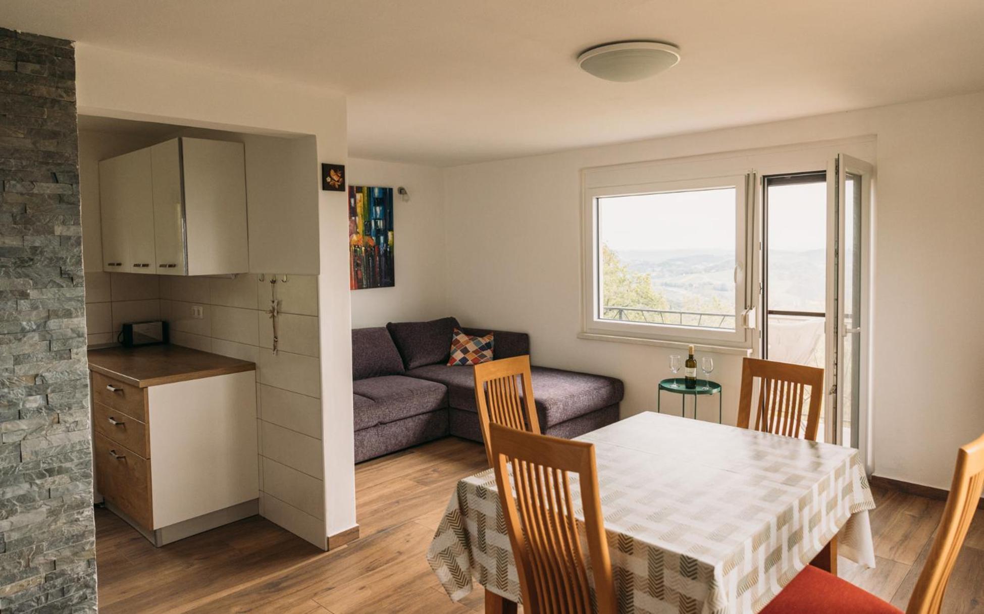 Apartma Hisa Na Ravnah With Hot Tub Pisece Экстерьер фото