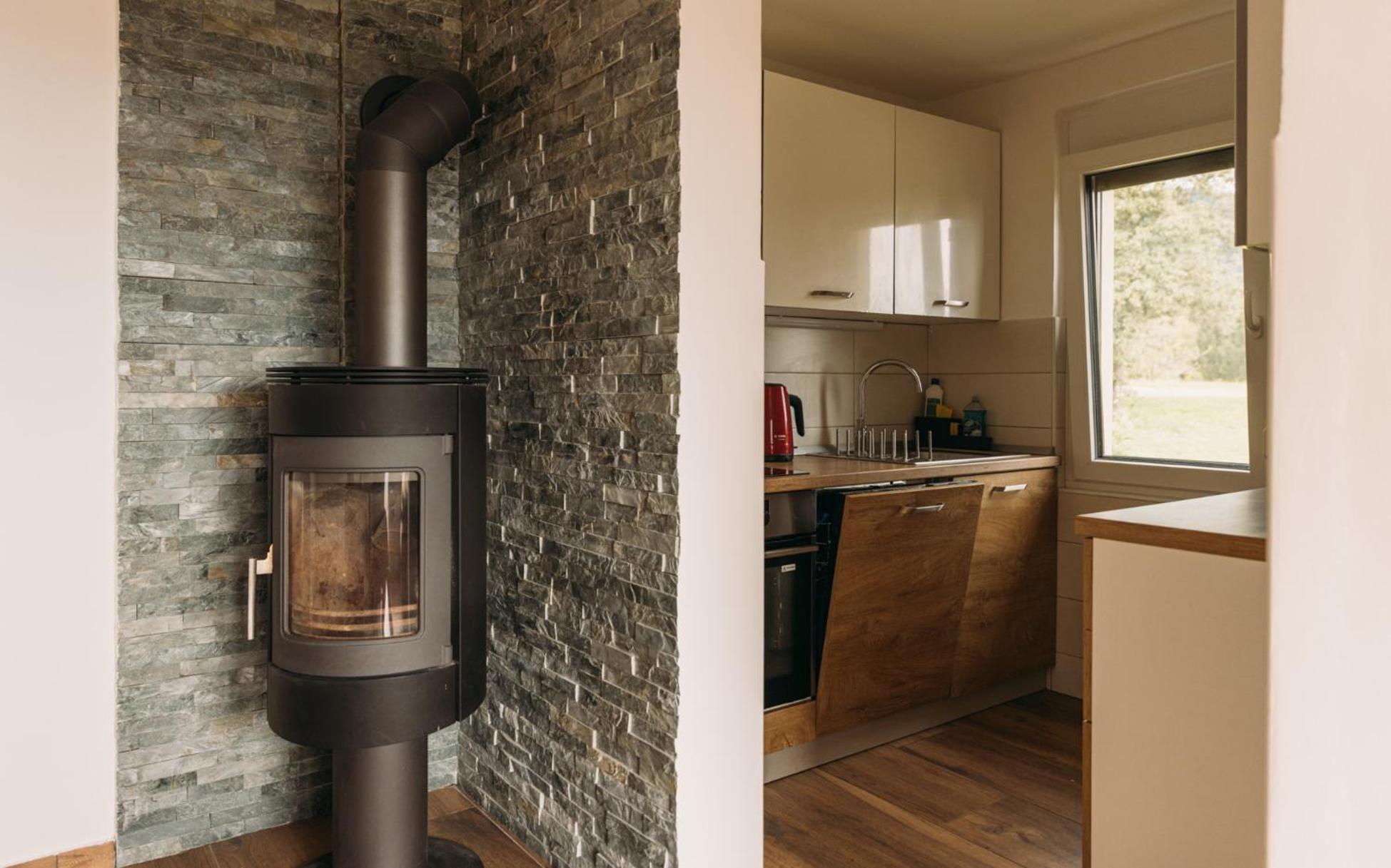 Apartma Hisa Na Ravnah With Hot Tub Pisece Экстерьер фото