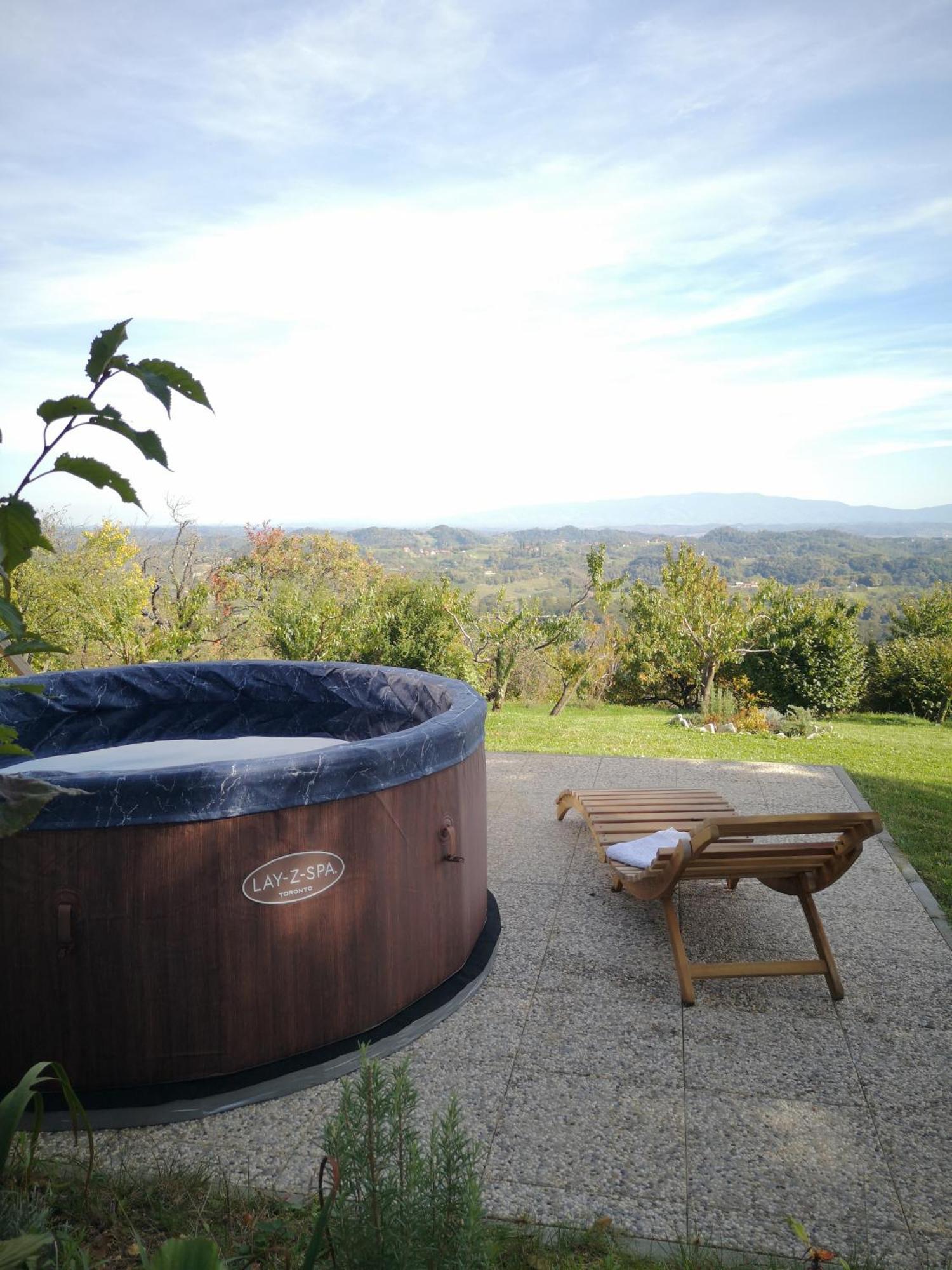 Apartma Hisa Na Ravnah With Hot Tub Pisece Экстерьер фото